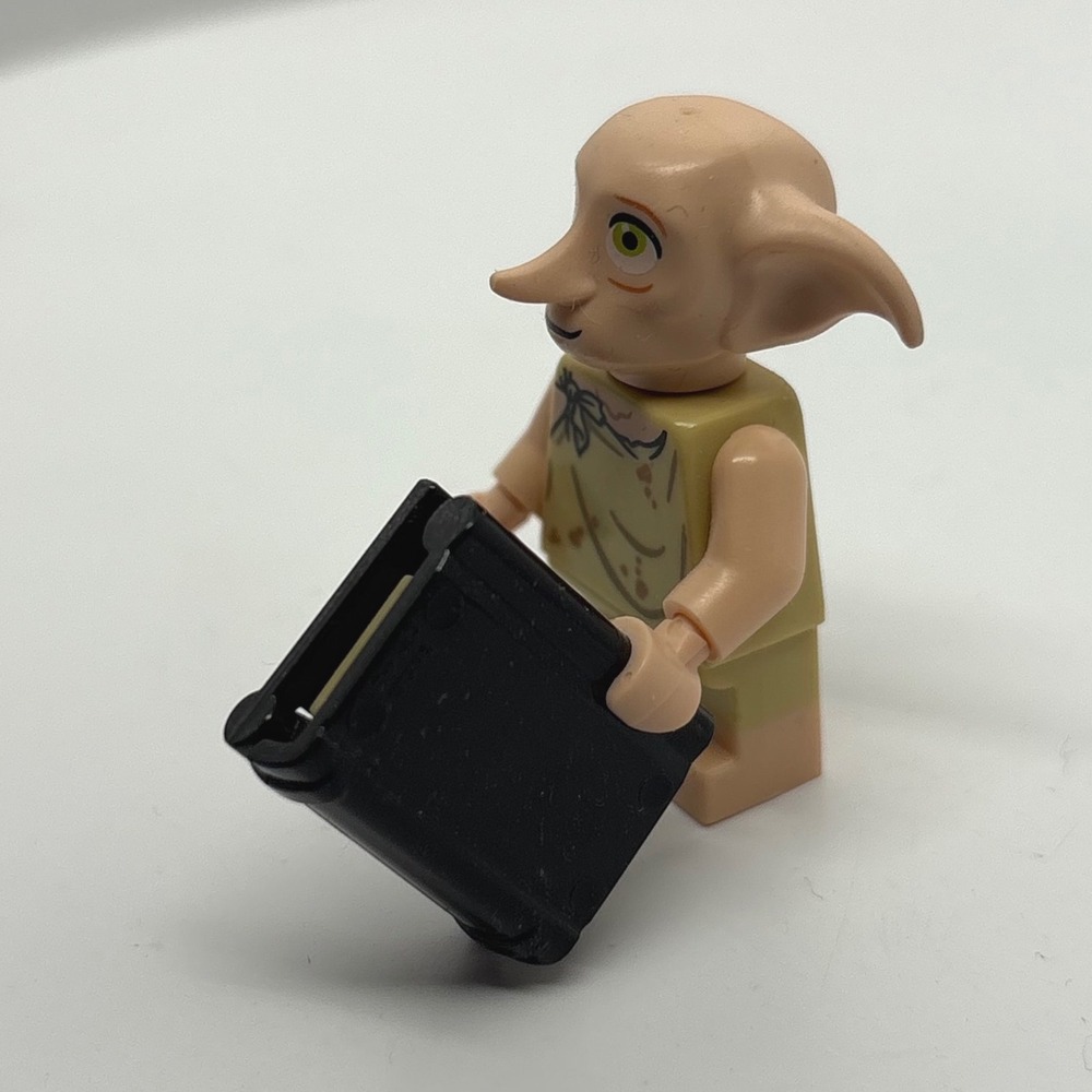 LEGO Harry Potter 71022 Dobby Minifigure with Diary and Sock Accessory 2018 - Picture 5 of 7